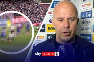 各大英媒齐点名：斯洛特指责的是弗林蓬，称他太激进导致被绝杀