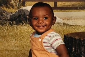  返老还童！詹姆斯再次更新IG头像为自己婴幼儿时期照片