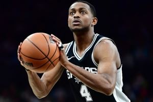  福克斯：跳投能打开进攻闸门 对手贴防时我能自己得分也能传球